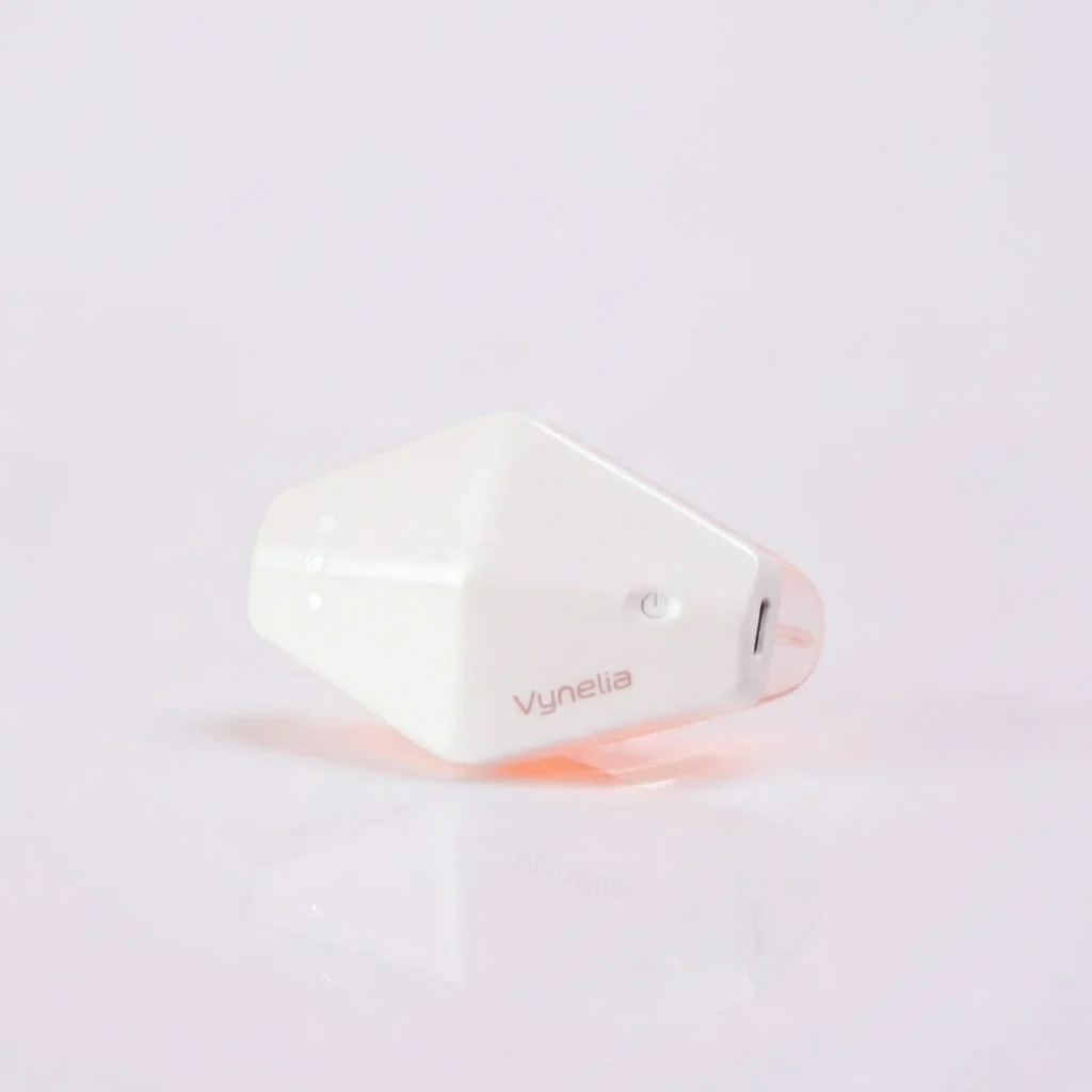 Vynelia | Erase Lip Lines Without Injections in Just 6 Minutes a Day – Made for Mature Lips